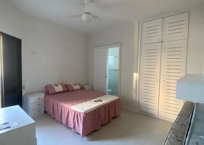 Apto A 700 Metros Da Praia Da Enseada Guarujá